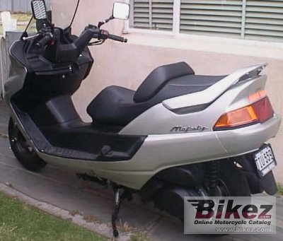 1999 Yamaha YP 250 Majesty Deluxe photo